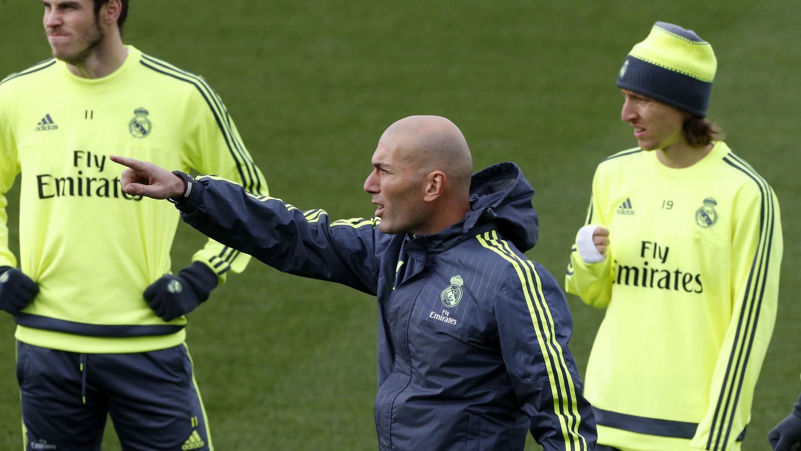 Foto: Zidane dirige un entrenamiento del Real Madrid. (EFE)
