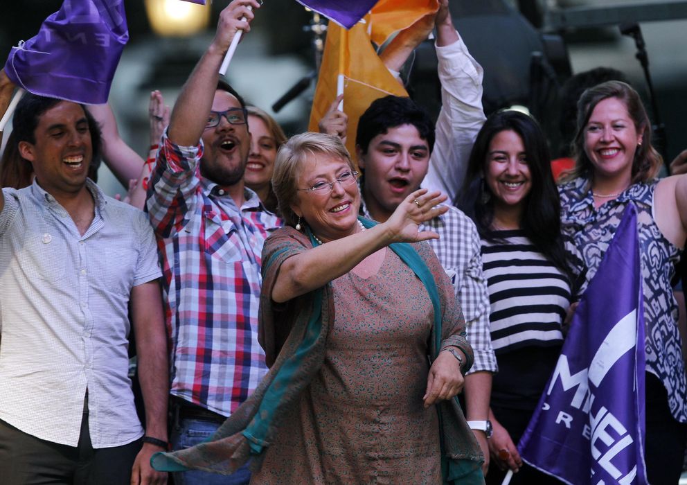 Foto: Michelle Bachelet celebra su triunfo electoral (Efe)