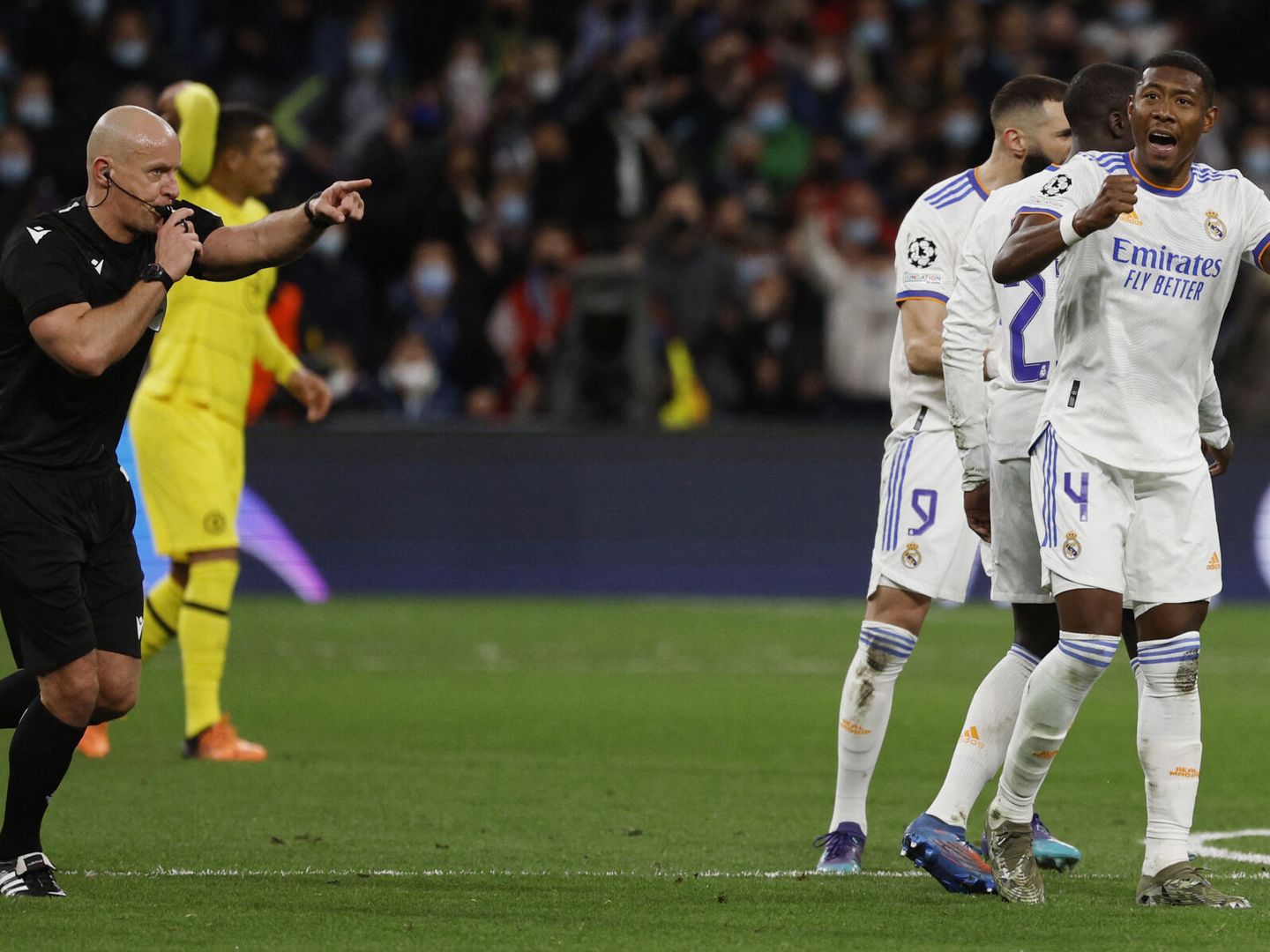 Marciniak, durante el Real Madrid-Chelsea del pasado curso. (Reuters/Susana Vera).