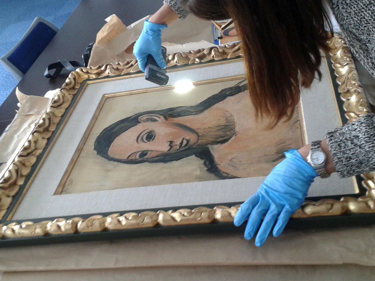 Foto: La obra de Picasso, tras su incautación por el personal de las aduanas francesas. (EFE)