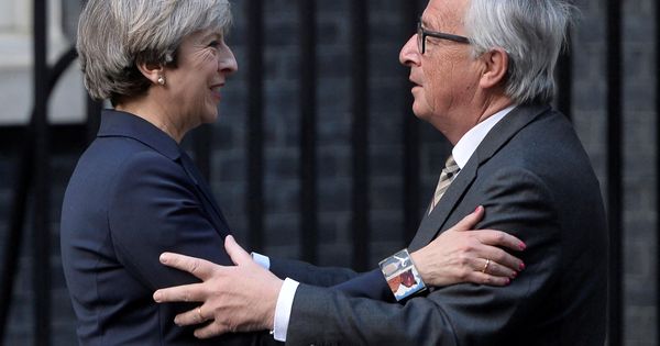 Foto: La primera ministra de Reino Unido Theresa May y el presidente de la Comisión Europea Jean Claude Juncker. (Reuters) 
