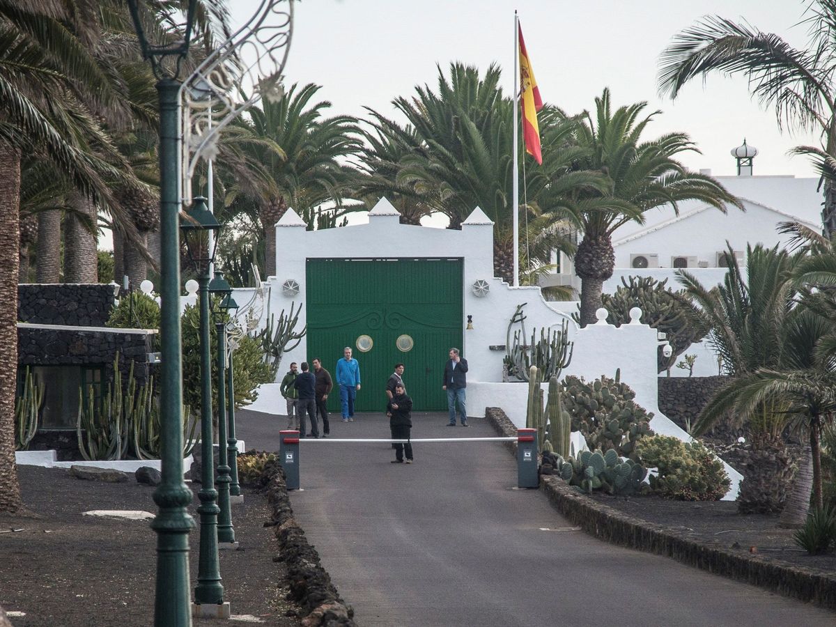 Foto: Fachada de la residencia oficial de La Mareta en Lanzarote. (EFE)
