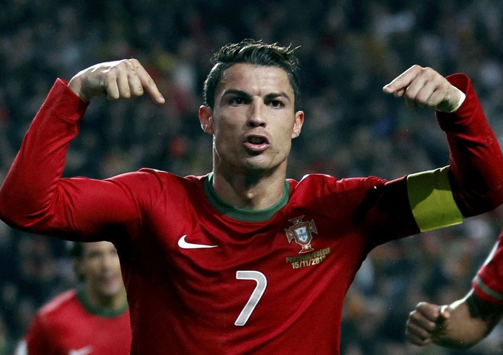 Foto: Cristiano Ronaldo celebra su gol contra Suecia en el partido de ida de la repesca.