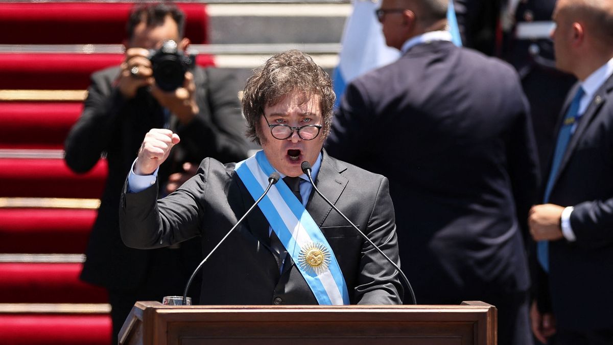 Milei inaugura una Argentina "sin plata" y anuncia recortes: "No hay alternativa al 'shock"