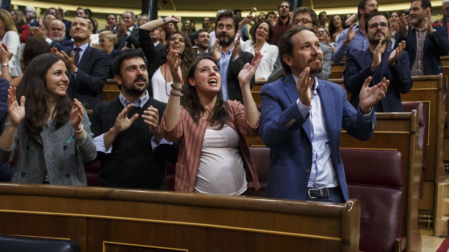 Ione Belarra, Ramón Espinar, Irene Montero y Pablo Iglesias, cuando votaron la moción de censura. (Getty)