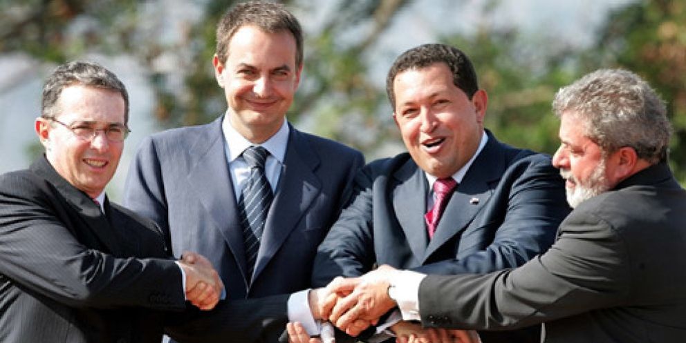 Foto: Los líderes iberoamericanos plantan a Zapatero y le devuelven el 'feo' de la última cumbre