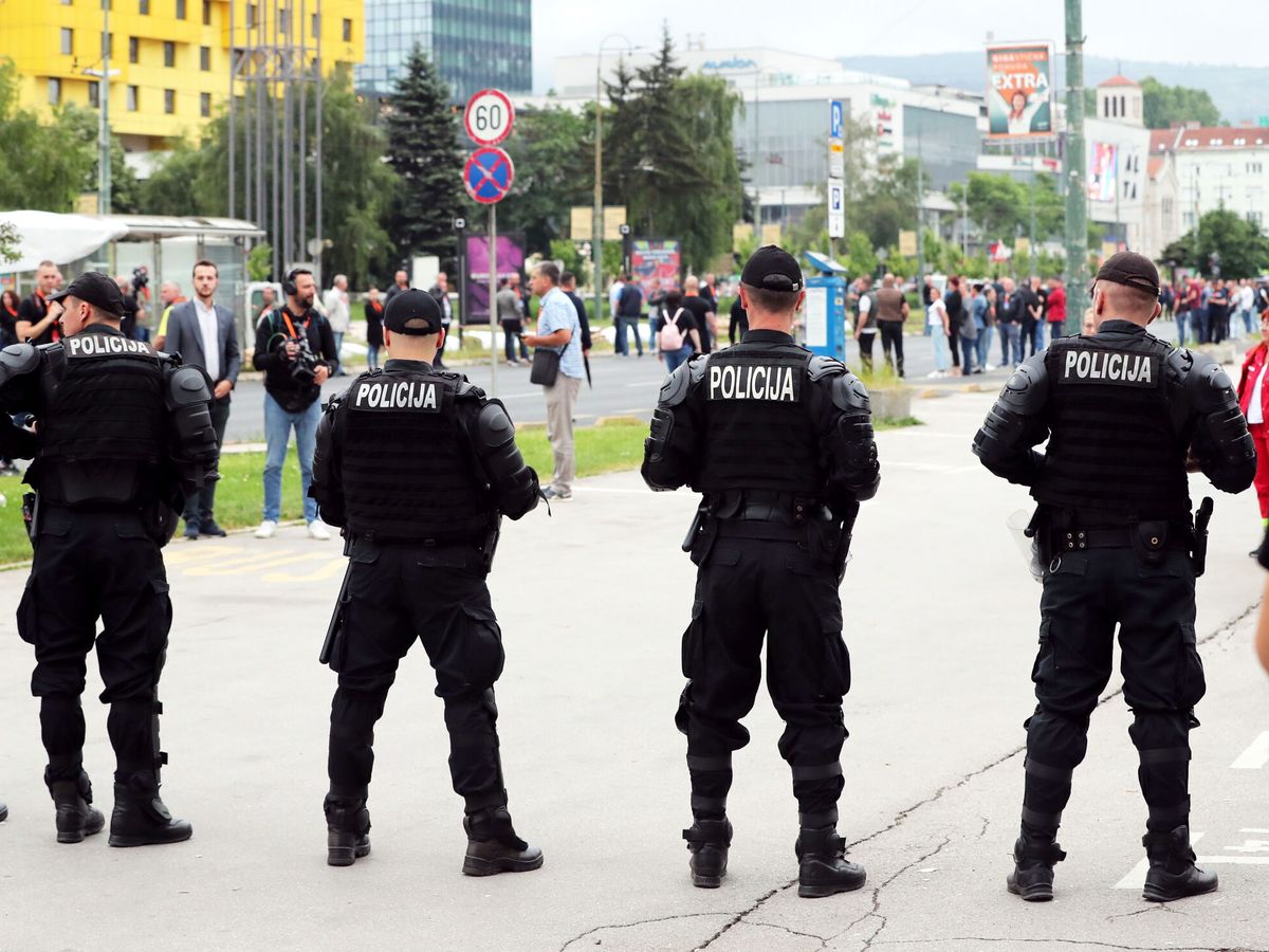 Foto: Policías bosnios. (EFE/EPA/Fehim Demir)