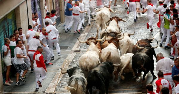 Foto: Segundo encierro de San Fermín en Pamplona (Reuters)