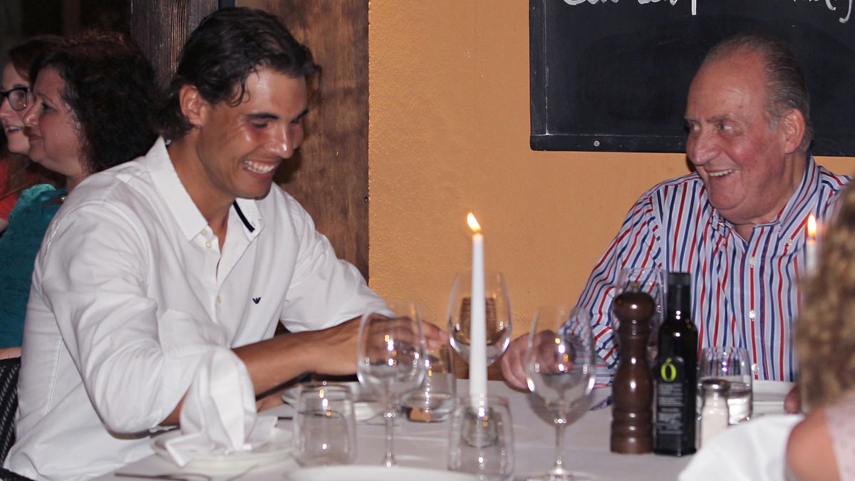 Don Juan Carlos y Rafa Nadal cenan juntos en el restaurante del tenista