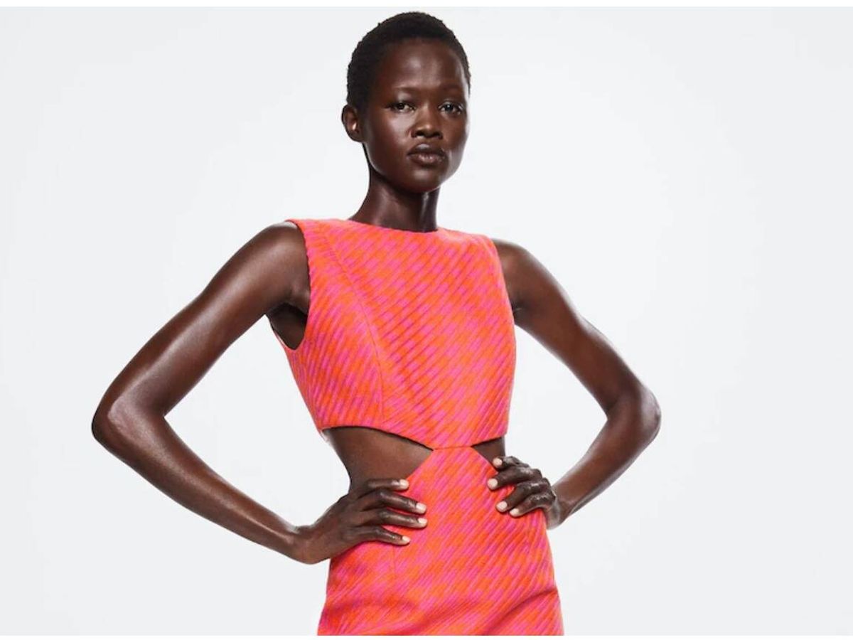 Foto: Hazte con el vestido efecto tipazo de Mango con aberturas de tendencia. (Cortesía)
