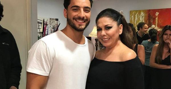 Foto: Maluma junto a Isabel Pantoja en una imagen de Instagram 