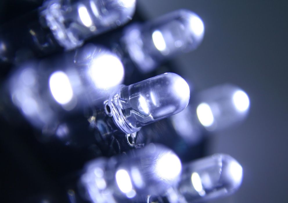 Foto: Imagen de bombillas LED. Son más caras, pero consumen menos y duran más. (EFE)