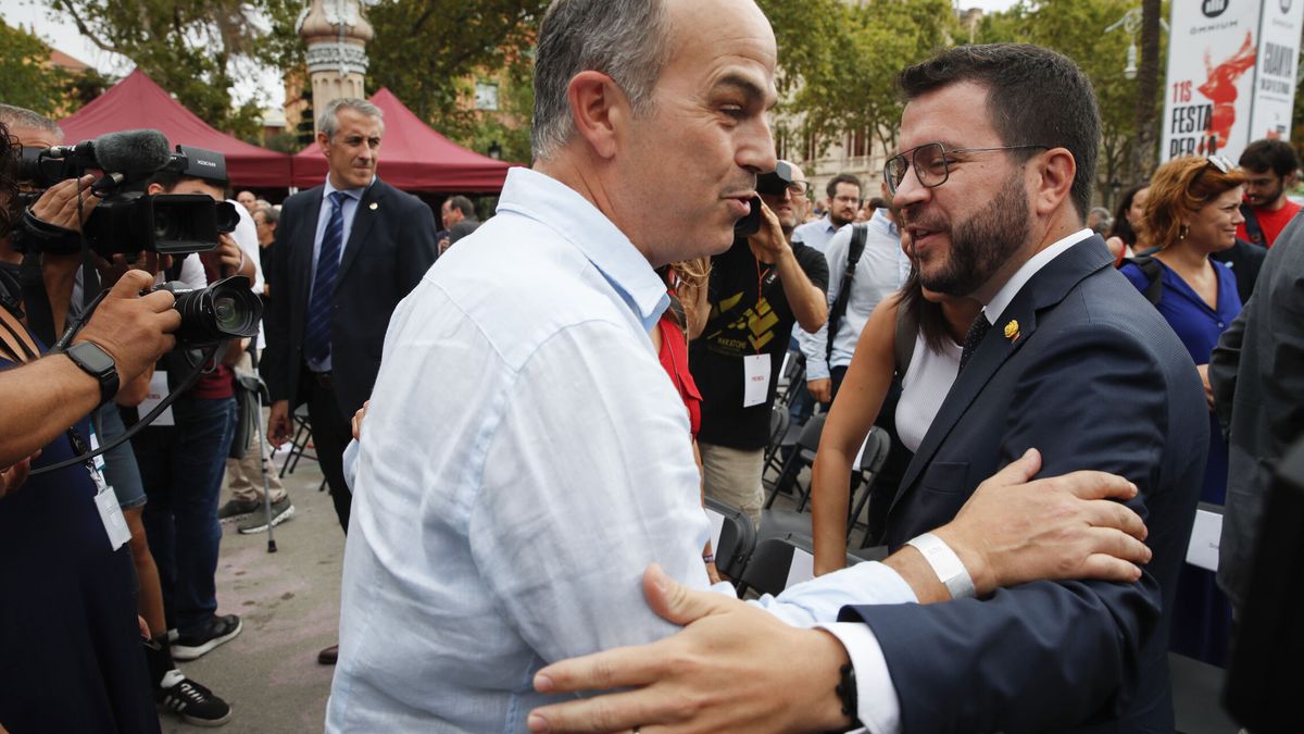 Turull y Aragonès negocian cómo salvar la Generalitat tras la presión en la Diada