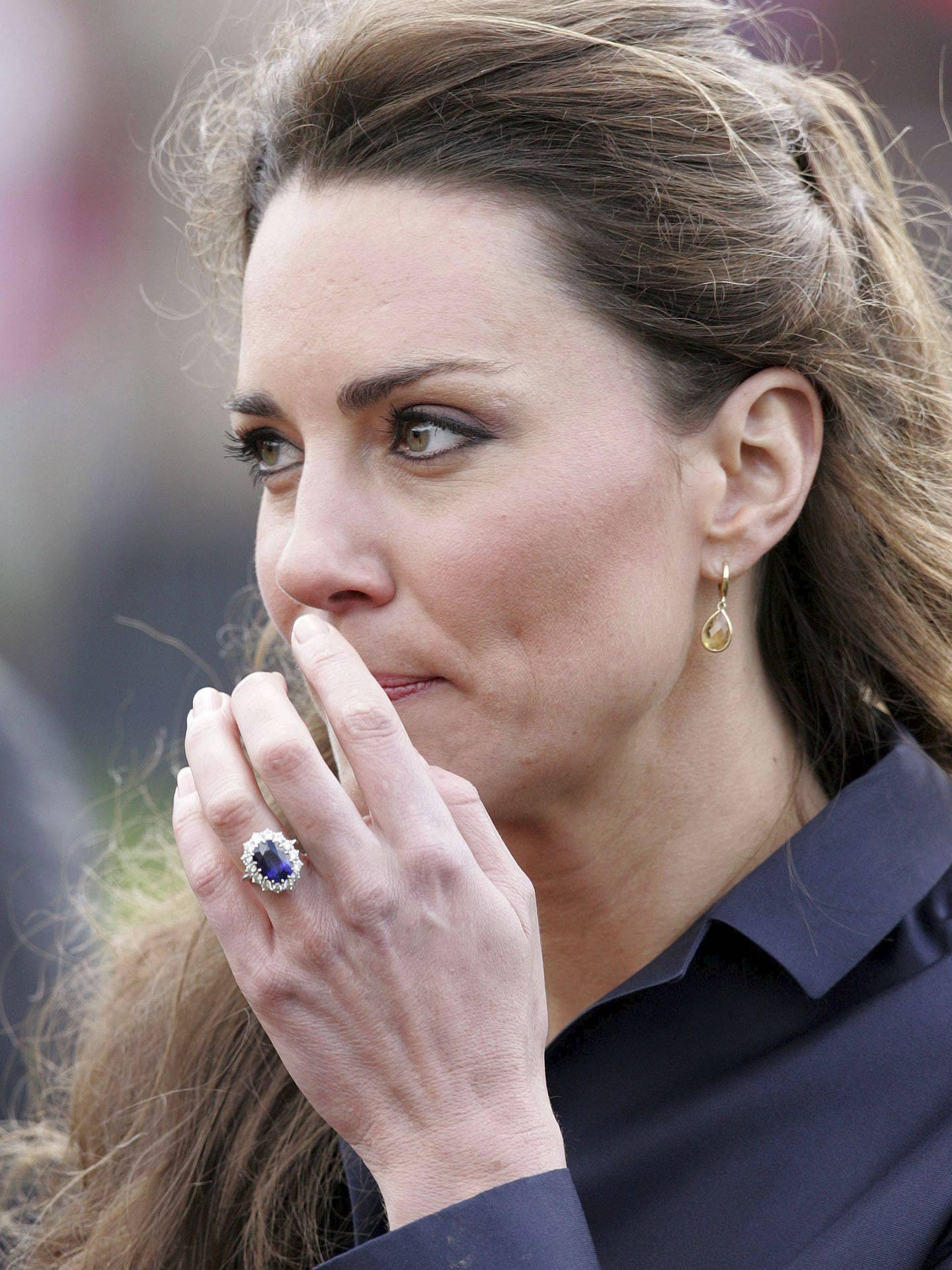 Kate Middleton luciendo su anillo de compromiso en una imagen de archivo. (EFE)