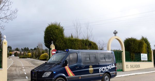 Foto: Furgón de Policía en Valladolid. (EFE)