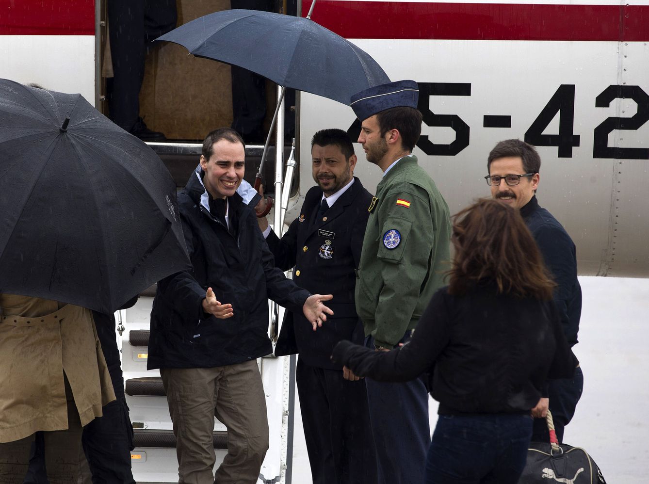 Pampliega, a su llegada a la Base Aérea de Torrejón de Ardoz. (EFE)
