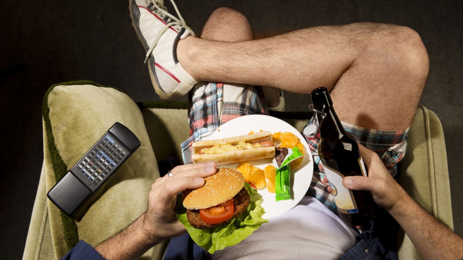 Foto: La obesidad y el alcoholismo podrían estar mucho más conectado en nuestro cerebro de lo que pensábamos (Corbis)