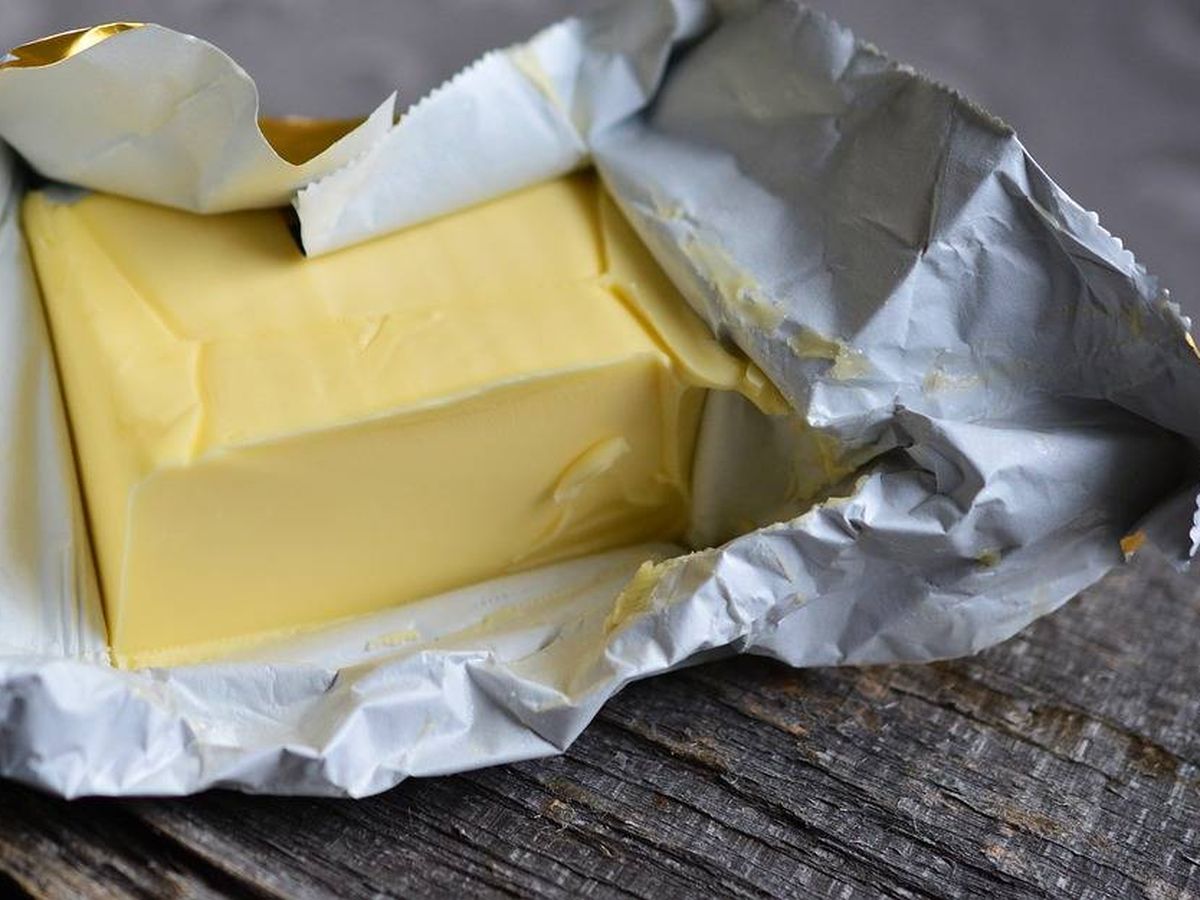 Foto: Los mejores trucos para ablandar la mantequilla rápido y poder untarla sin problemas. (iStock)