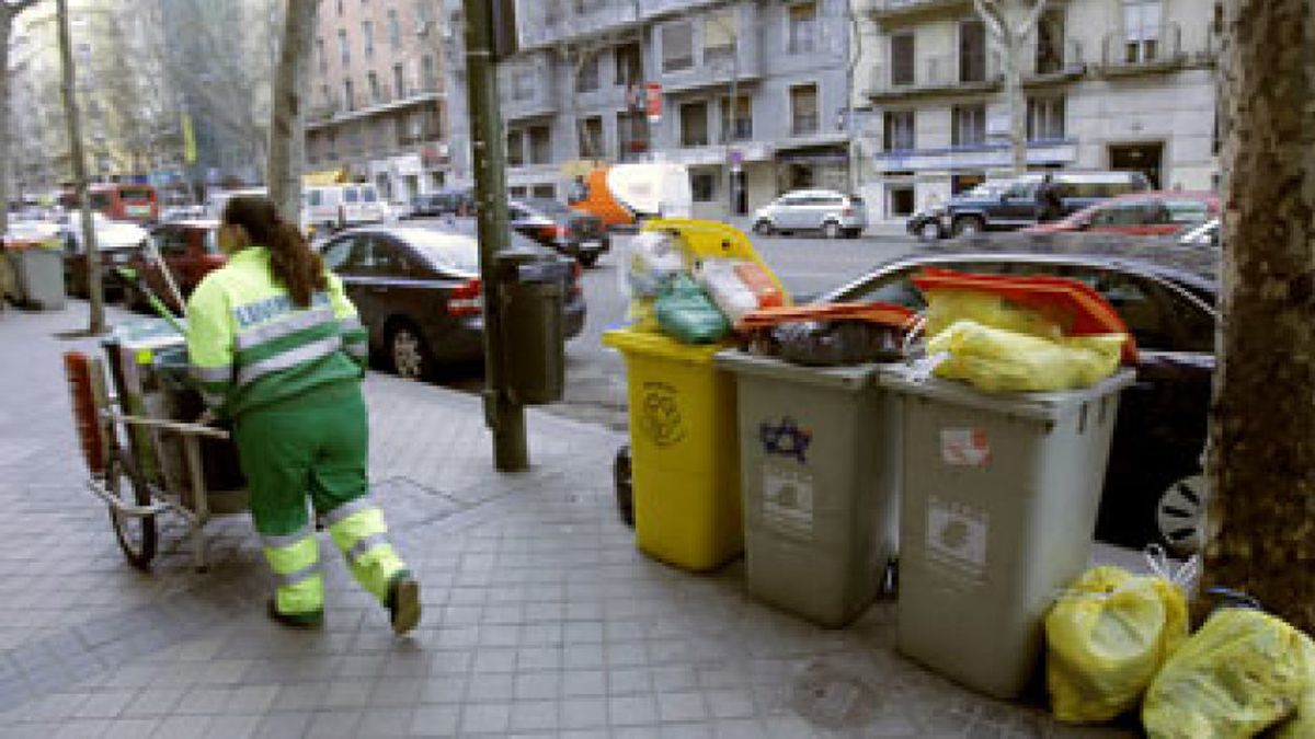 Oficinas y comercios pagan hasta 25.000 euros para que Gallardón recoja la basura