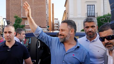 Abascal abre la campaña electoral acusando a Feijóo de bloquear la investidura de Murcia