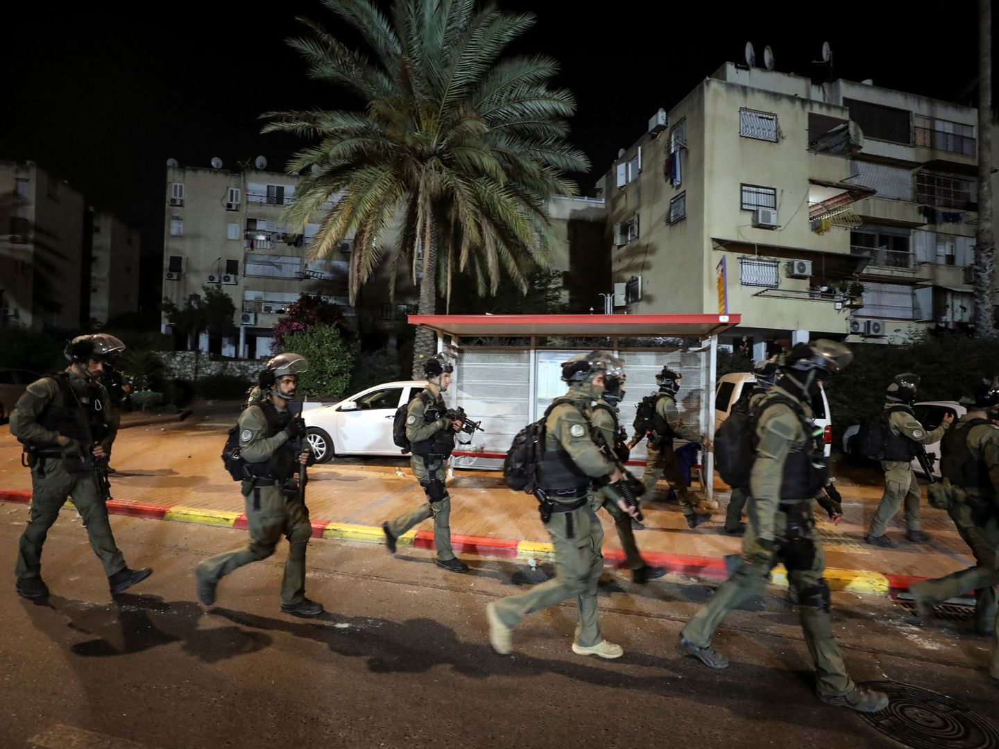 Fuerzas de seguridad israelíes durante los disturbios en Lod. (Reuters)