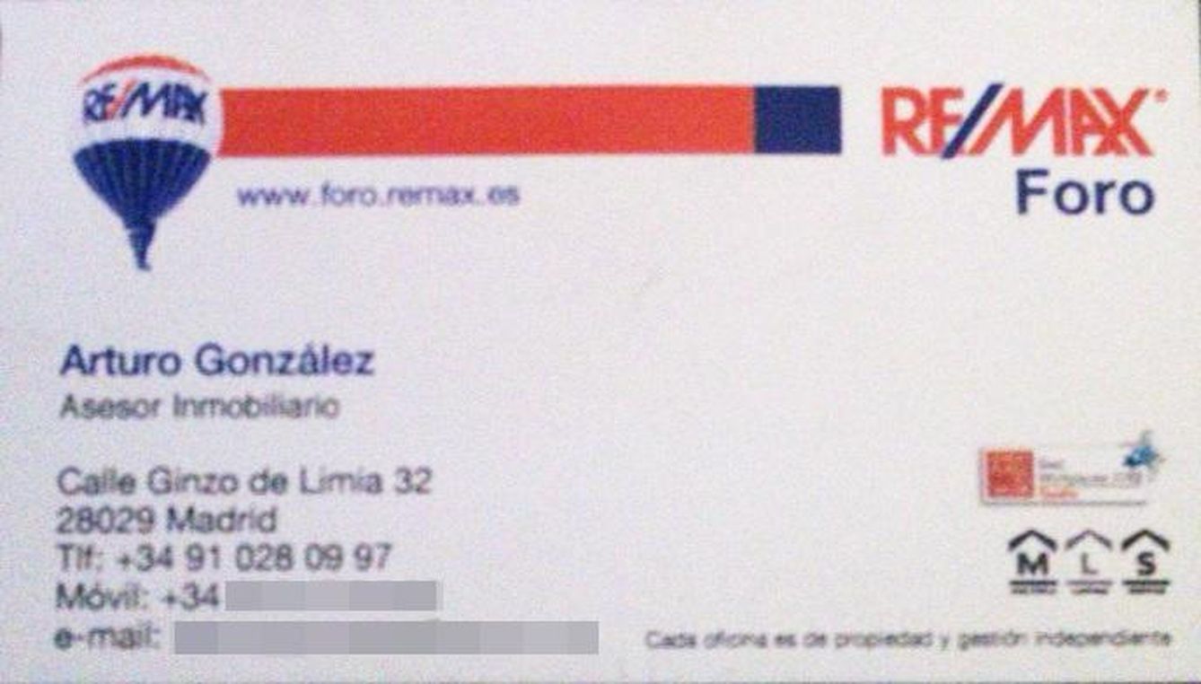 Tarjeta de Remax de Arturo González Panero.