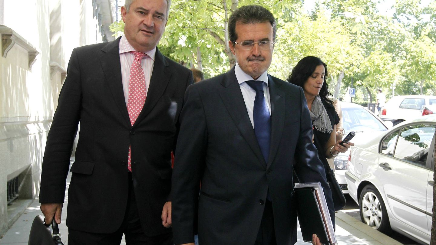 El empresario José Luis Ulibarri (d), a su llegada al Tribunal Superior de Justicia de Madrid (TSJM). (EFE)