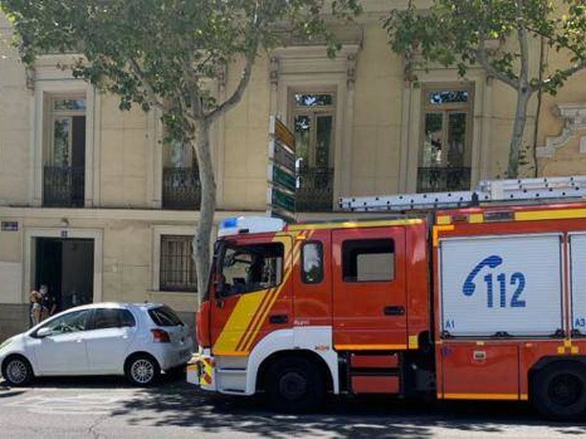 Foto: Un trabajador cayó esta semana desde el tejado del Museo de Antropología en Madrid. (Emergencias de Madrid)