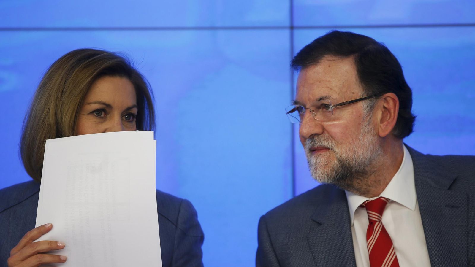 Foto: Dolores de Cospedal (i) junto al presidente Mariano Rajoy en una imagen de archivo. (EFE)