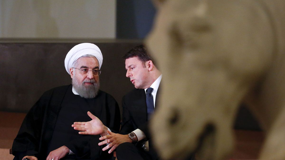 Cubran esos pechos y genitales de piedra: Rouhani está en Roma