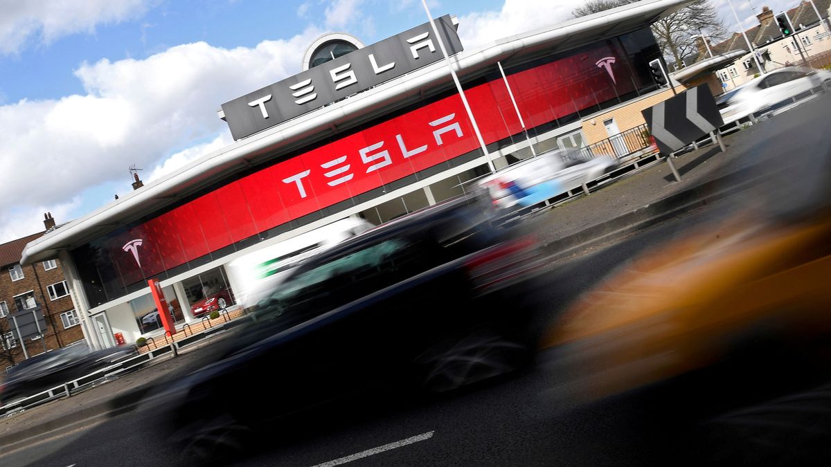 Tesla sigue alimentando su mito en bolsa mientras aumentan los temores por burbuja