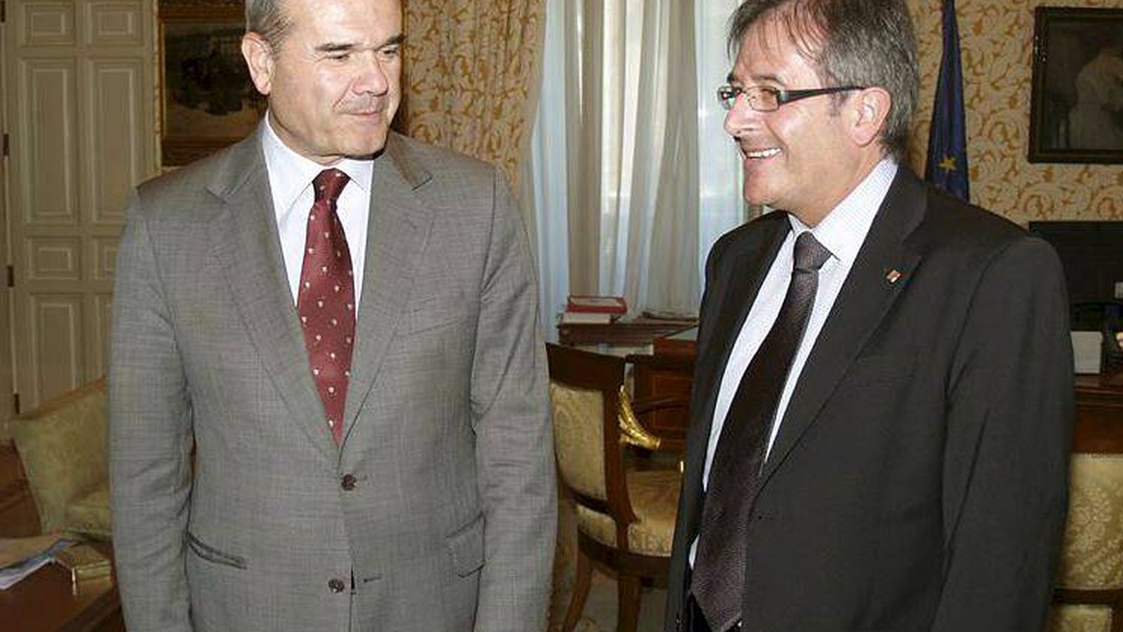 Foto: Manuel Chaves (izquierda) y Jordi Ausàs (derecha), en un encuentro que mantuvieron en 2009 (EFE)