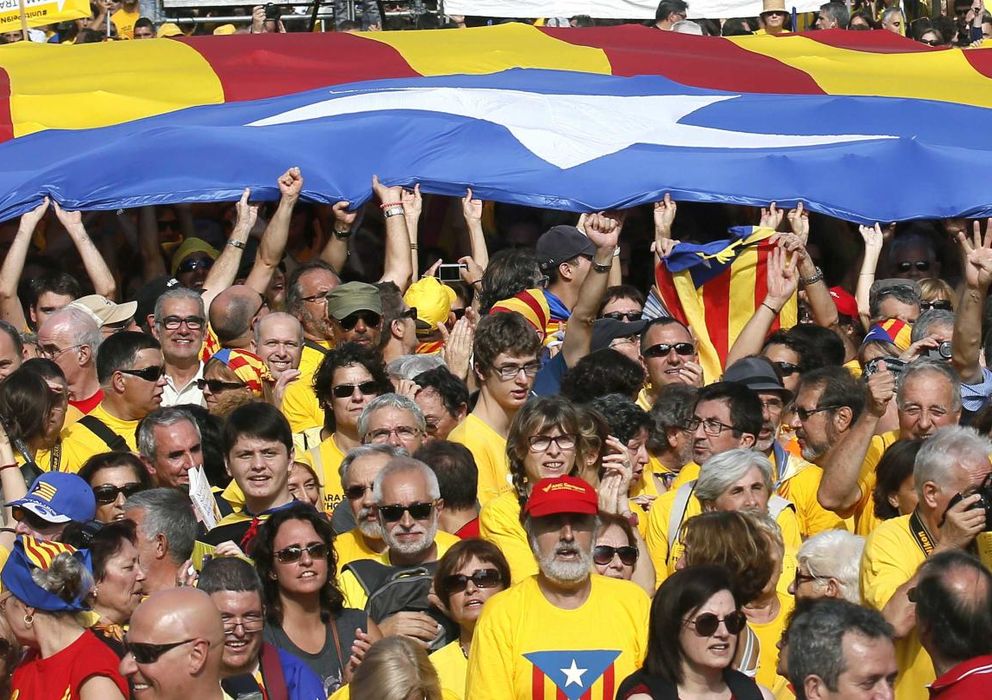Foto: Manifestantes pro independentistas en una protesta a favor de la consulta catalana (Reuters)
