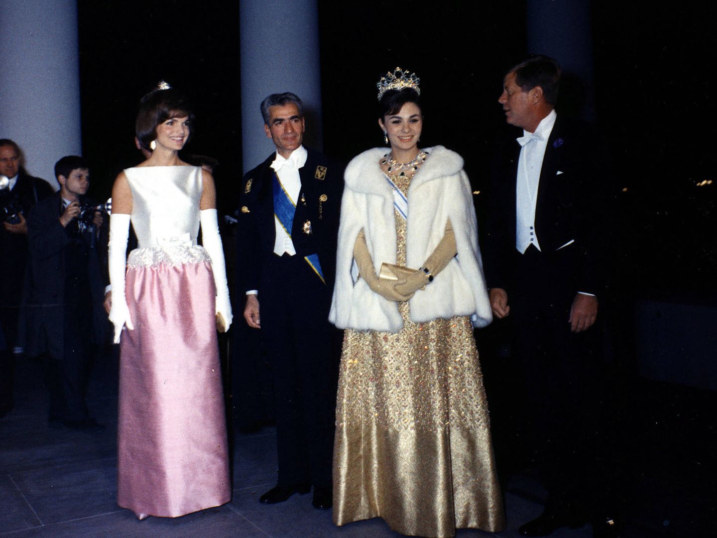 Los reyes de Irán, visitando la Casa Blanca junto a JFK y Jackie Kennedy. (Getty)