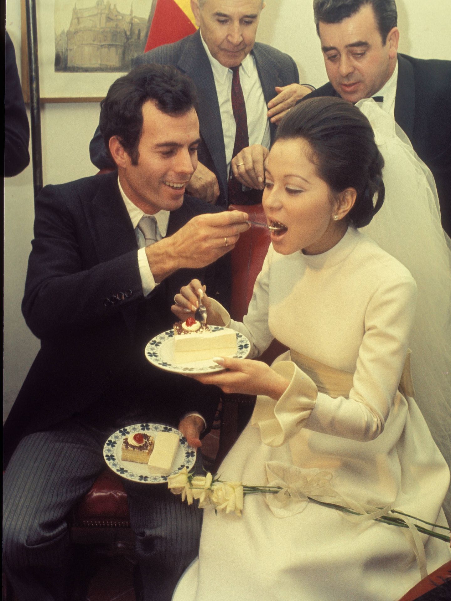 Julio Iglesias e Isabel Preysler, en su boda.  (Getty/Gianni Ferrari)