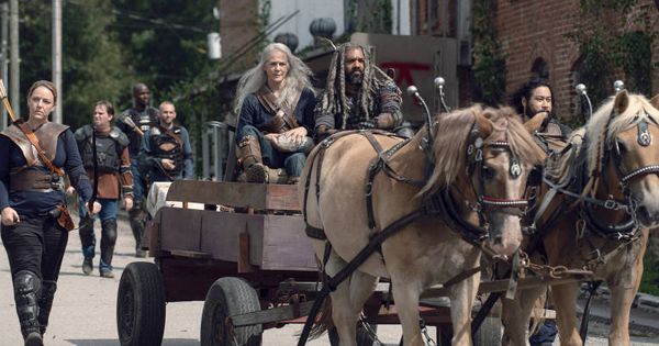 Foto: Melissa McBride y Khary Payton en los nuevos capítulos de 'The Walking Dead'. (AMC)