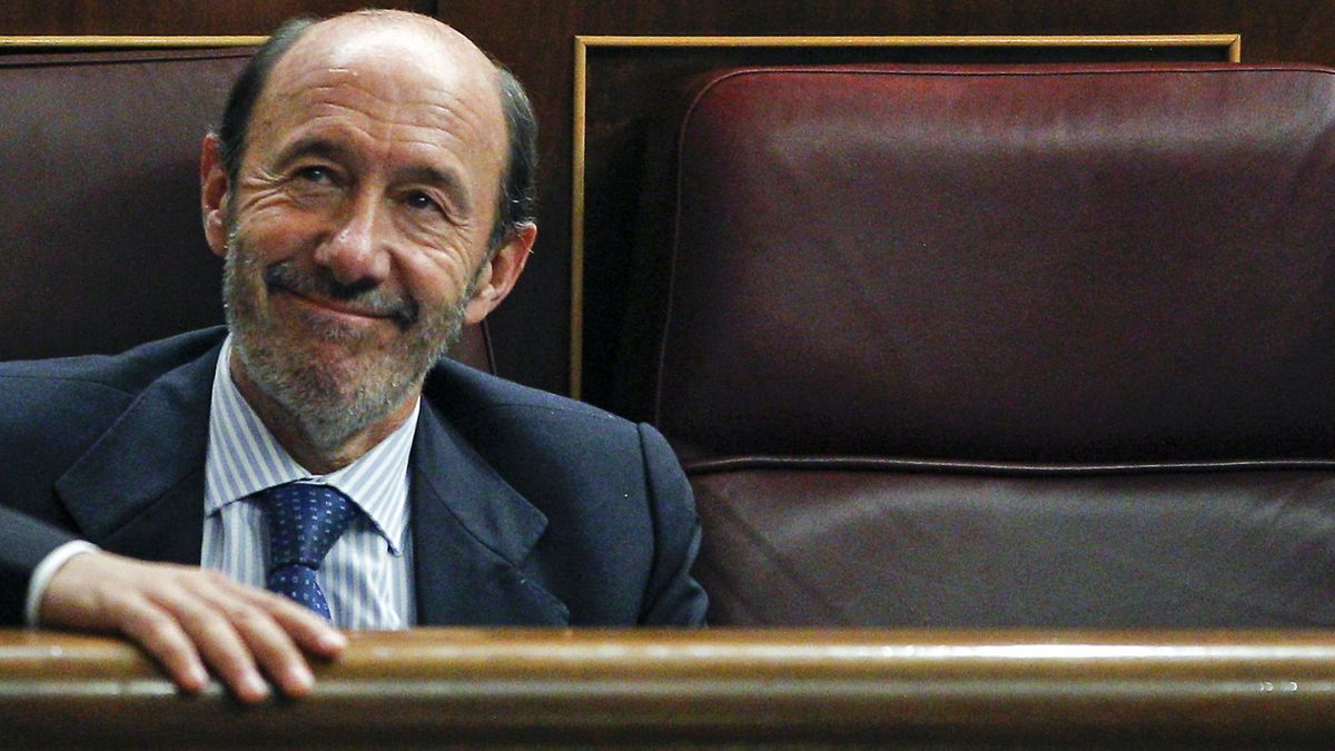 Rubalcaba pide a Rajoy que frene el "cruel" copago en fármacos hospitalarios