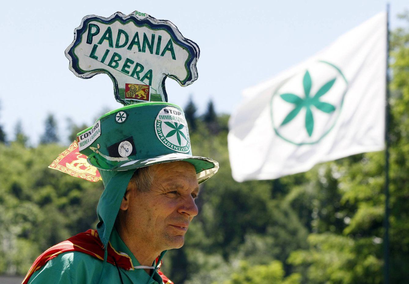 Partidario de la independencia de Padania durante un mitin en Pontida, Lombardía, en junio de 2011. (Reuters)
