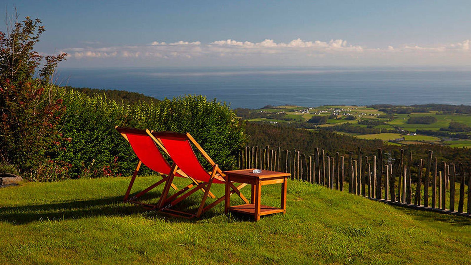 Foto: ¿Te imaginas en una de estas tumbonas mirando el mar de Asturias? (Foto: 3 Cabos)
