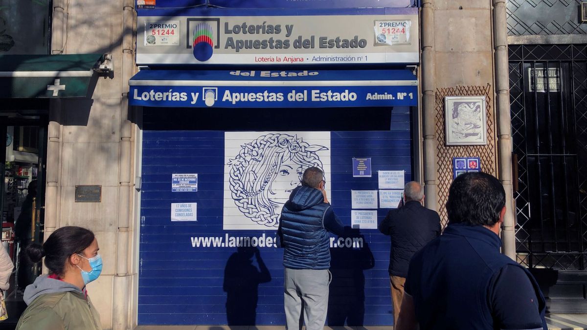 Quién tiene prohibido comprar lotería de Navidad en España