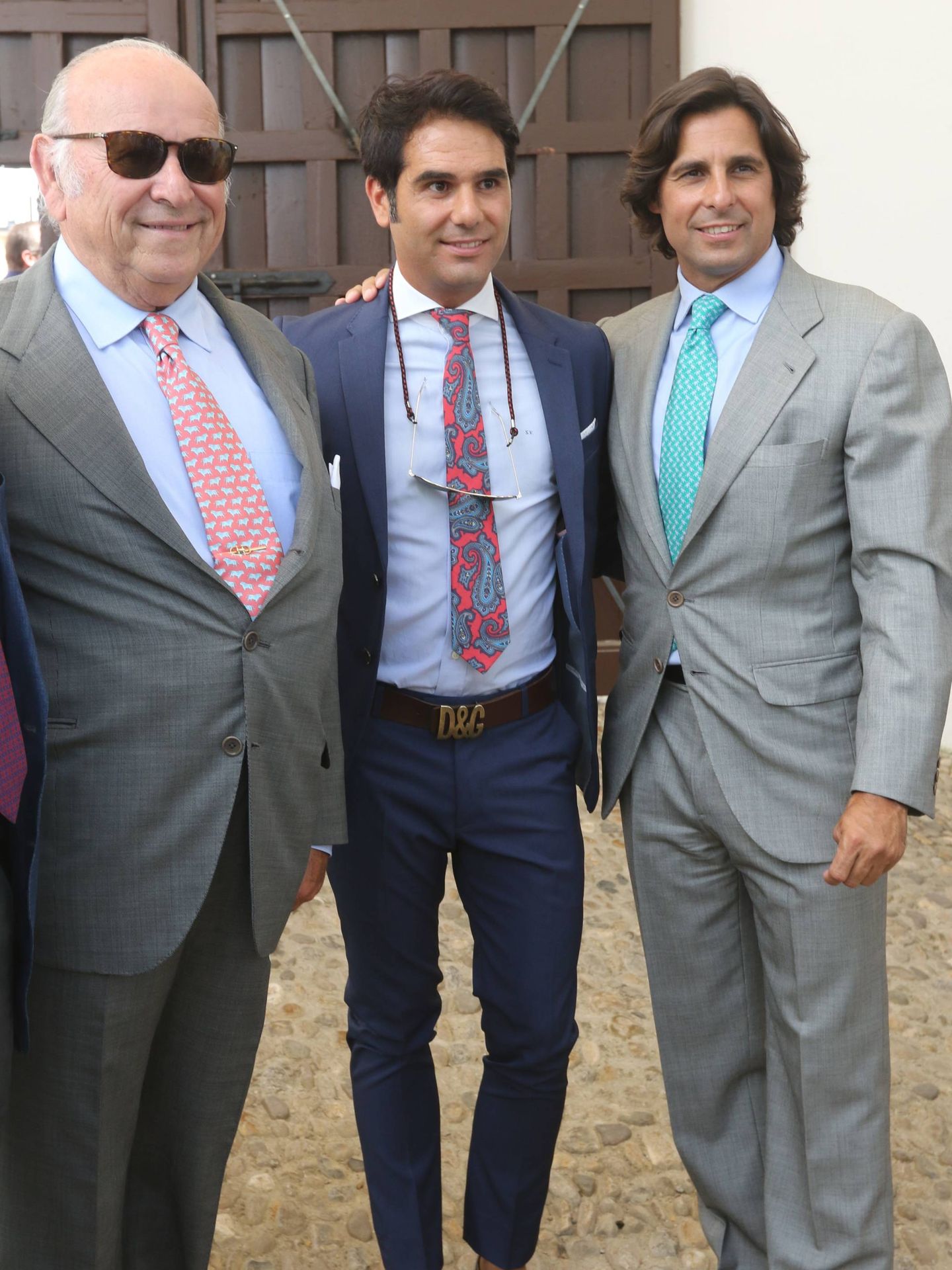 Álvaro Domecq hijo, con Salvador Vega y Francisco Rivera, en la plaza de toros de Ronda. (CP)
