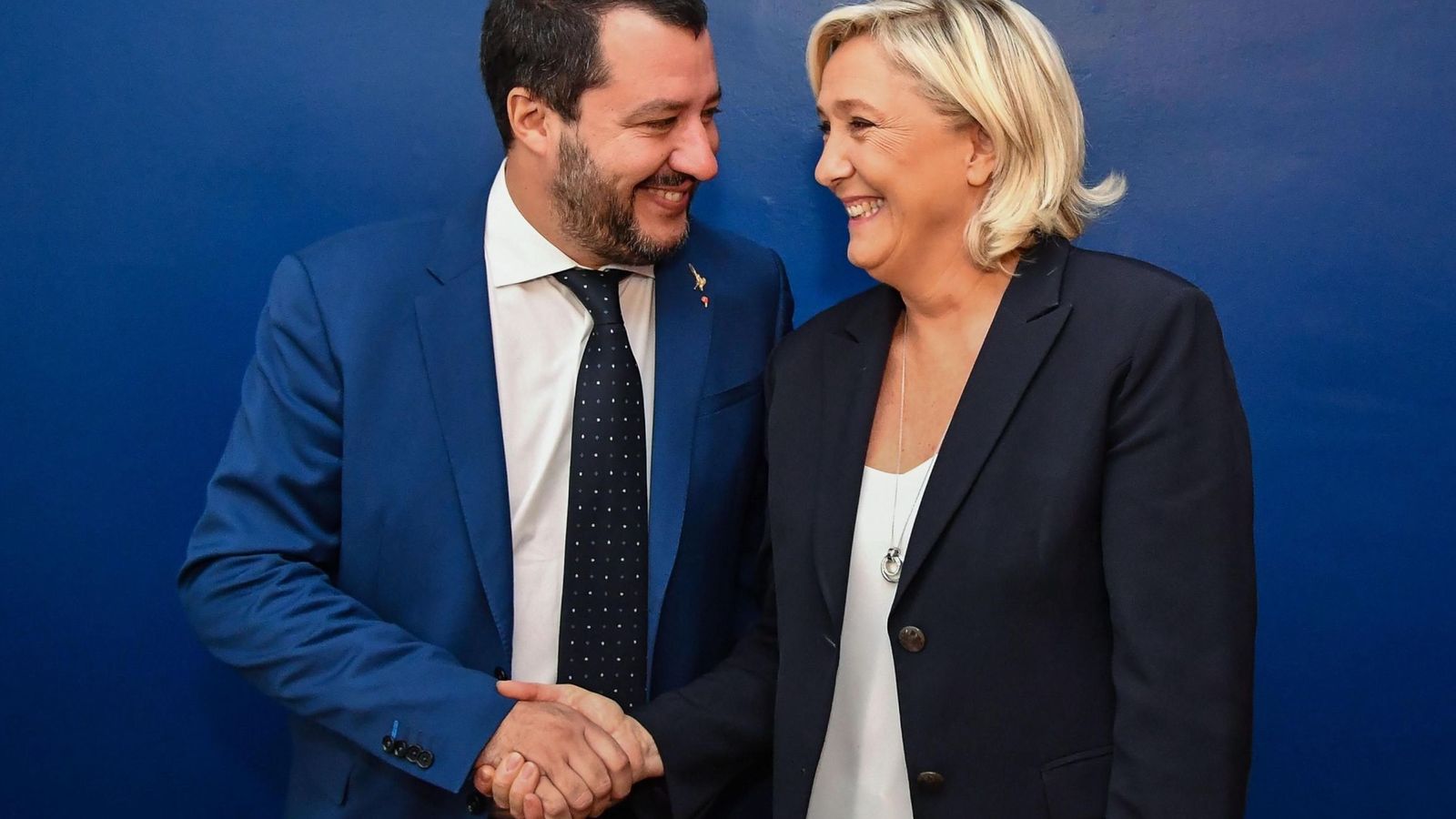 Foto: Salvini y Le Pen muestran su sintonía hoy en Roma (EFE)