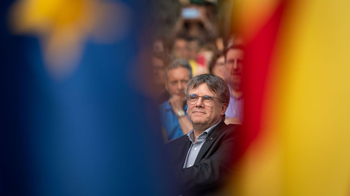 Foto: El fugado Puigdemont, en el pasado mitin de cierre de campaña a las europeas en Colliure (EFE)