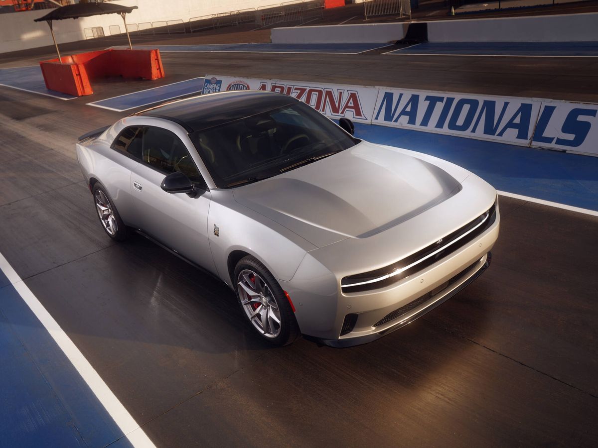 Foto: El nuevo Charger Daytona, de mecánica eléctrica, entra en producción este año. (Dodge)