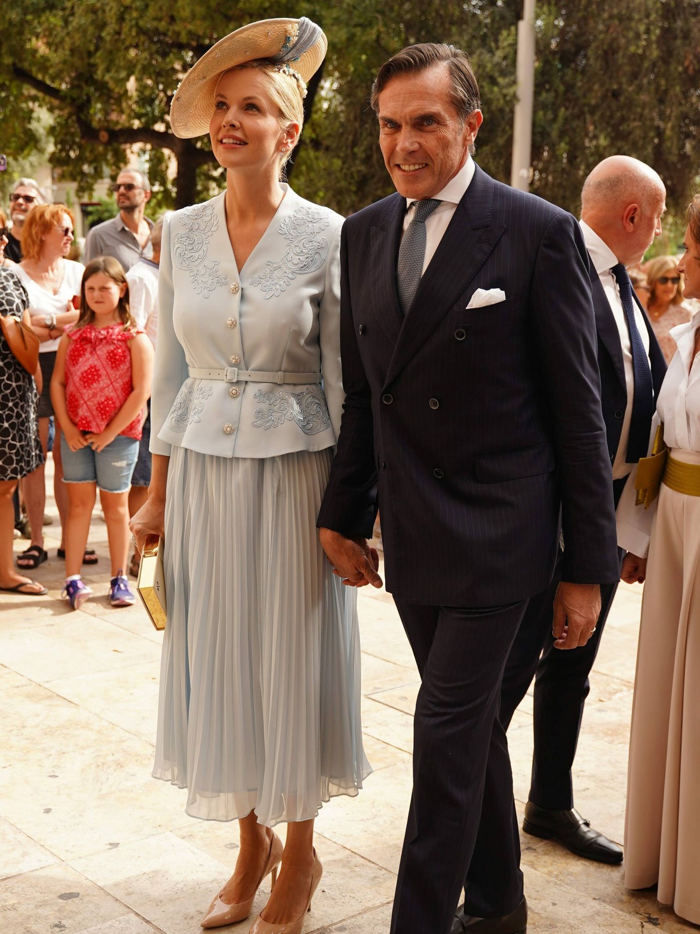 El príncipe Carlos Felipe de Orleans, con su esposa, Naomi-Valeska Kern. (Cordon Press)