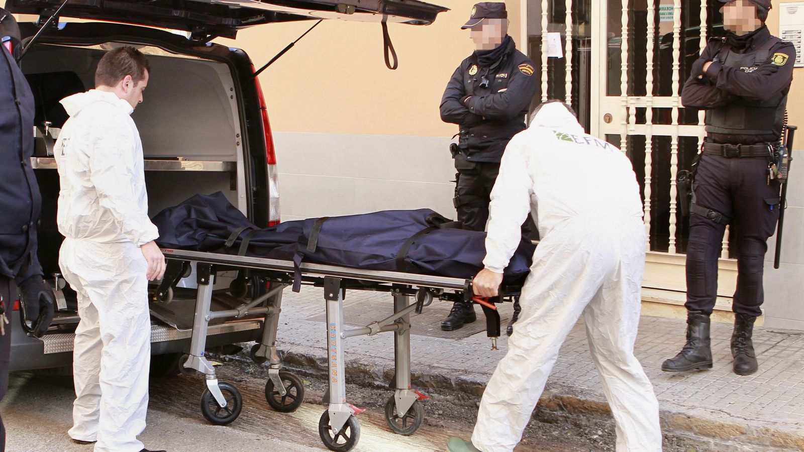 Foto: Una mujer muere asesinada a manos de su pareja en Palma. (Efe)