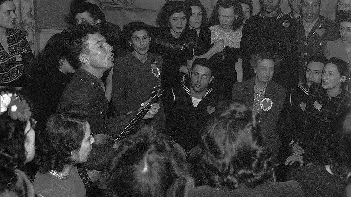 Barcelona, 1971: la "meada" del franquismo y el concierto clandestino de Pete Seeger