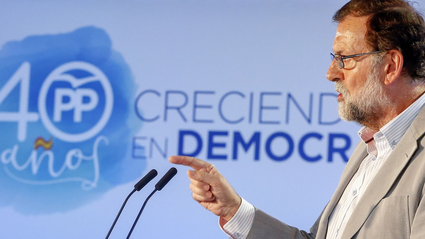 Mariano Rajoy, durante su intervención en clausura de la reunión interparlamentaria del PP. (EFE)