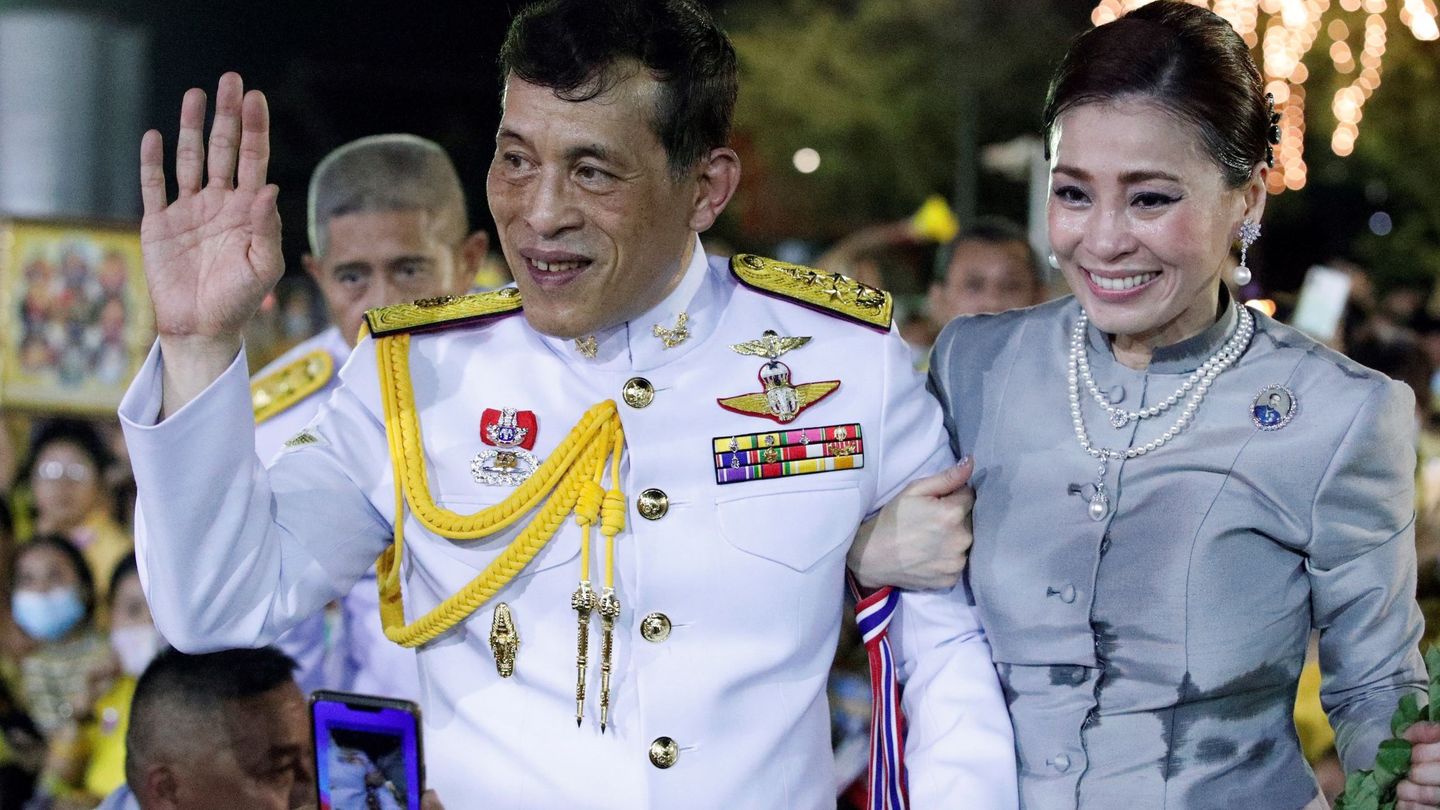 Los reyes de Tailandia, el pasado 1 de noviembre. (EFE)