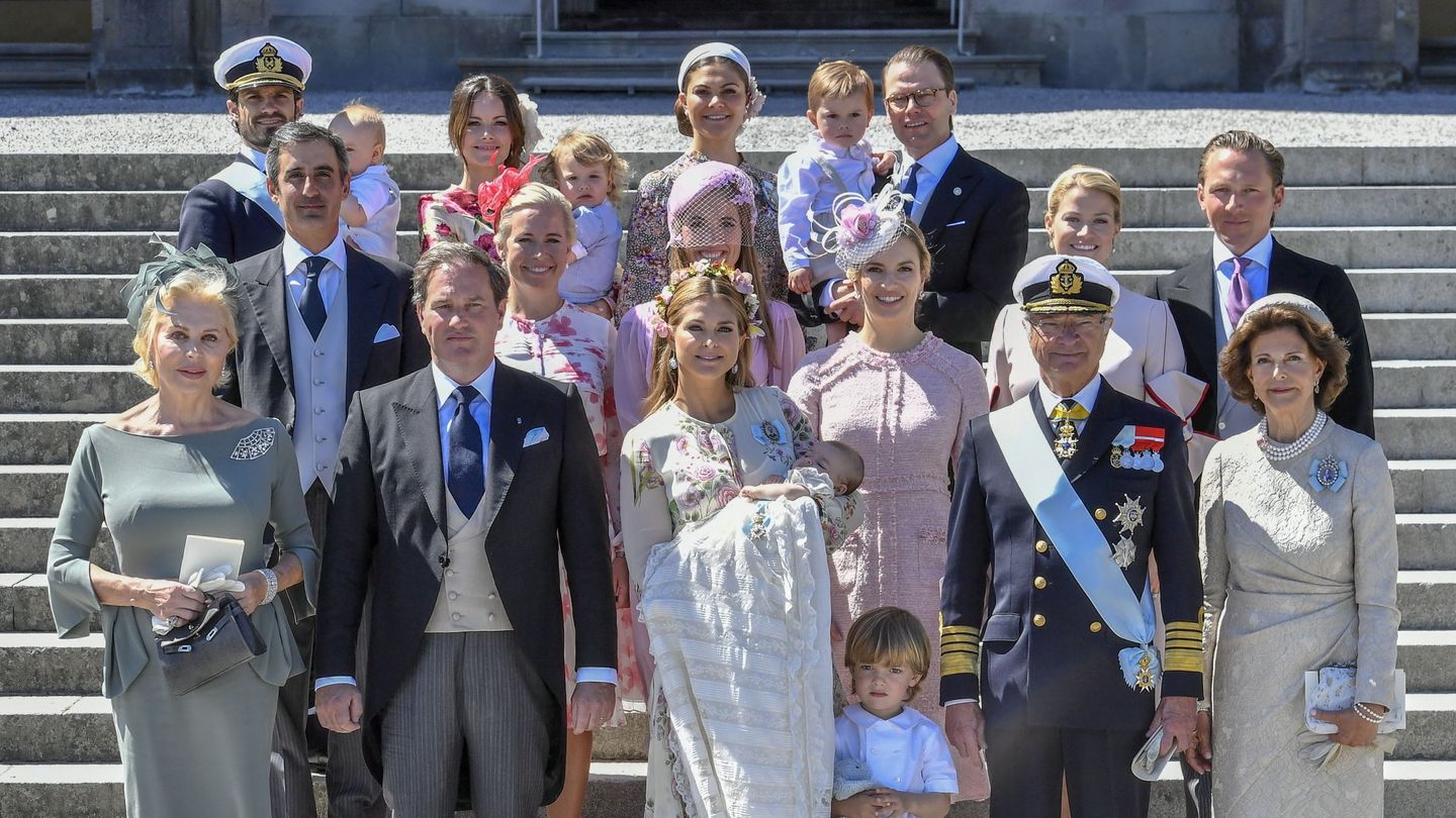 La familia real, reunidos para el bautizo de Adrienne, en 2018. (EFE)